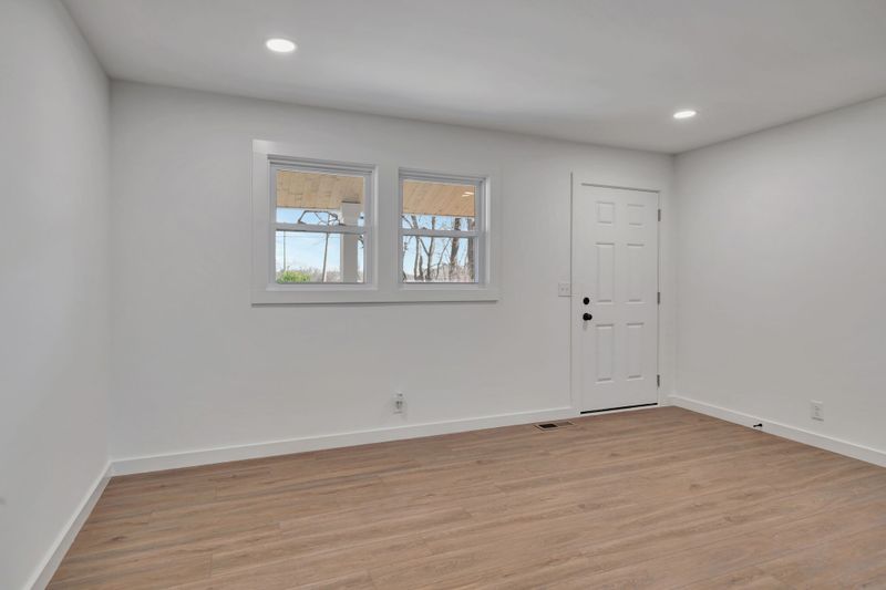 708 Benson St #B, Nashville, TN 37206