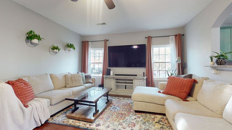 1301 Crown Point Pl, Nashville, TN 37211