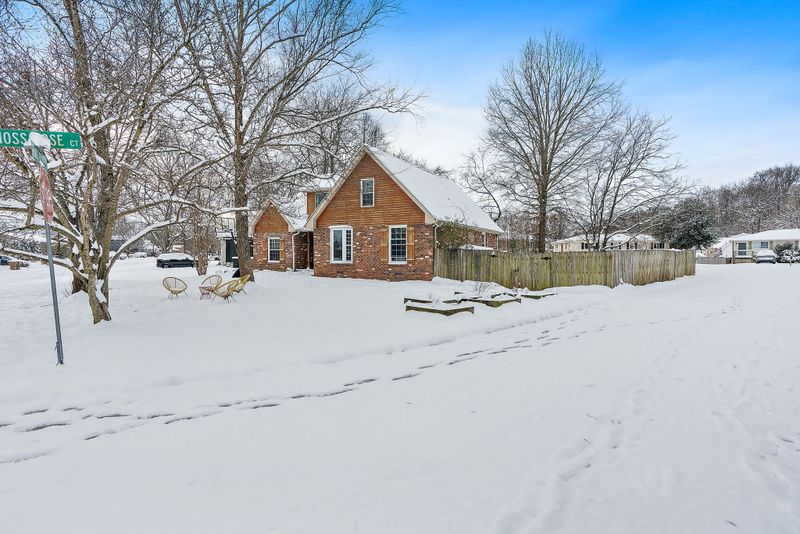 3751 Moss Rose Dr, Nashville, TN 37216