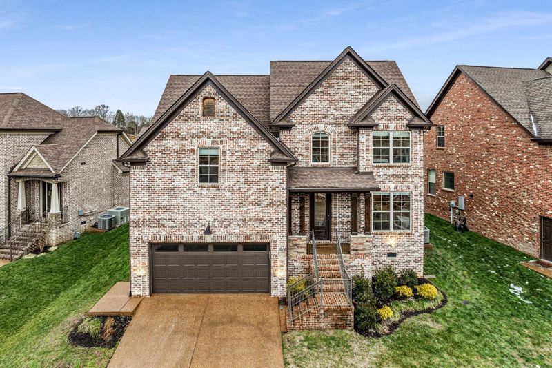 614 Southshore Pt, Mount Juliet, TN 37122