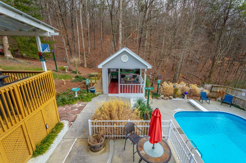 433 Middle View Dr, Ringgold, GA 30736