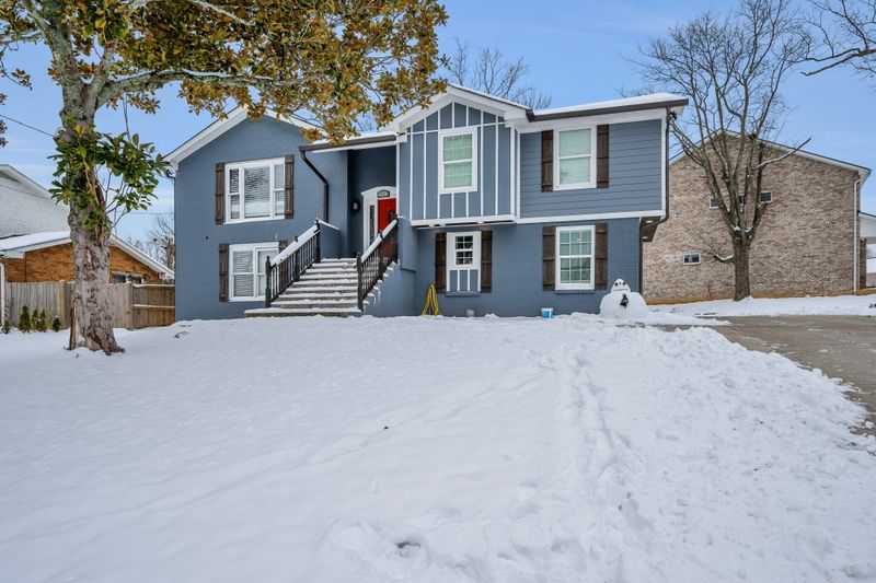 2933 Moss Spring Dr, Antioch, TN 37013
