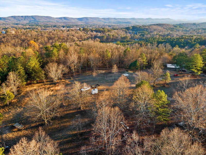 960 Orchard Hill Rd, Summerville, GA 30747