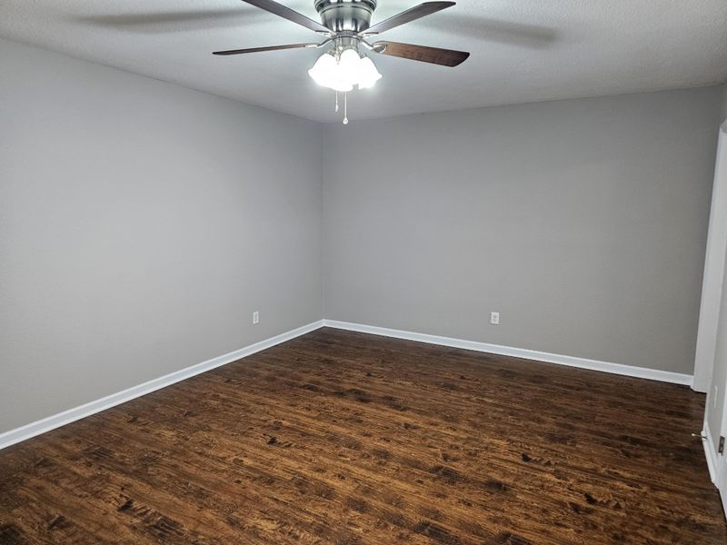 1154 W State Line Rd, Rossville, GA 30741
