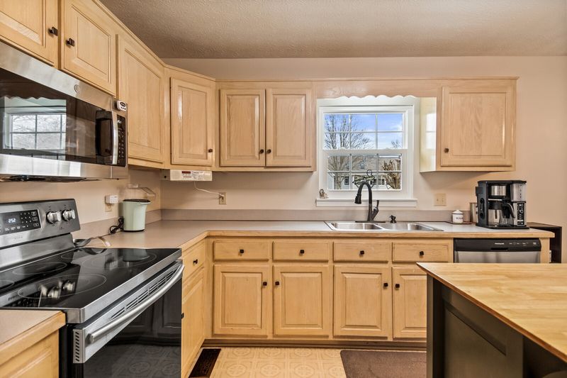 100 Winchester Ct, White House, TN 37188