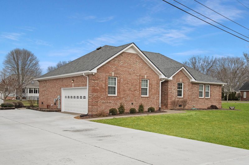 100 Winchester Ct, White House, TN 37188