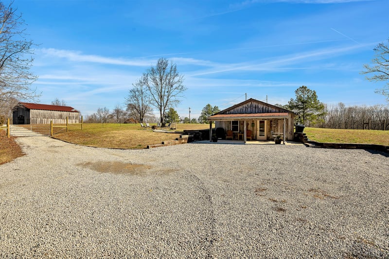 5960 Old Natchez Trce, Santa Fe, TN 38482