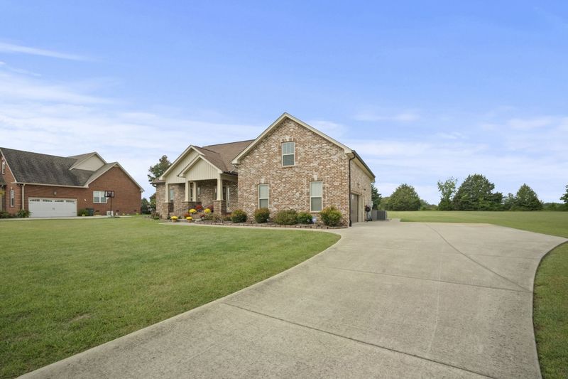135 Wind Wood Dr, Portland, TN 37148