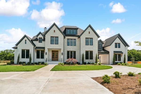 1912 Silver Fox Rd, Thompsons Station, TN 37179
