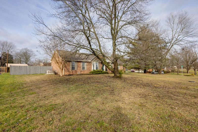 804 Kathy Cir, Gallatin, TN 37066