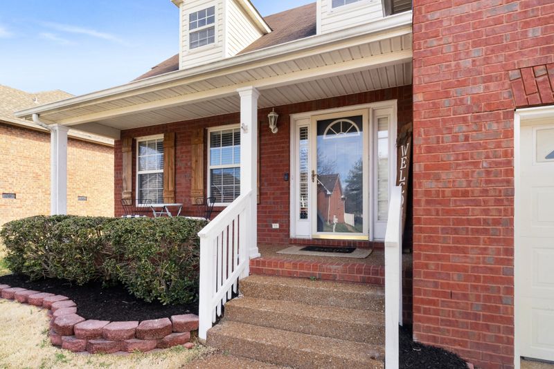 111 Clovercrest Dr, Hendersonville, TN 37075