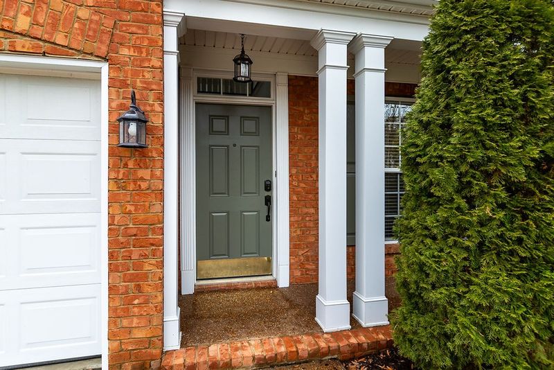 421 Chatsworth Ct, Franklin, TN 37064