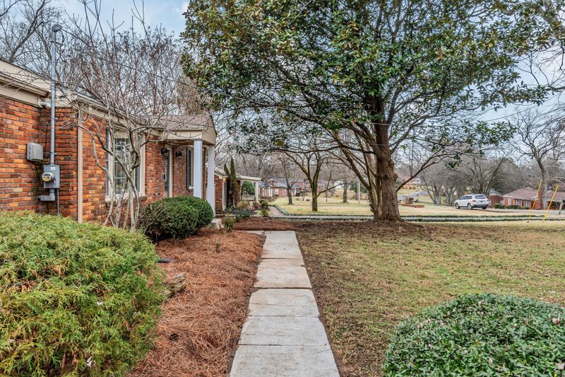 5057 Dovecote Dr, Nashville, TN 37220