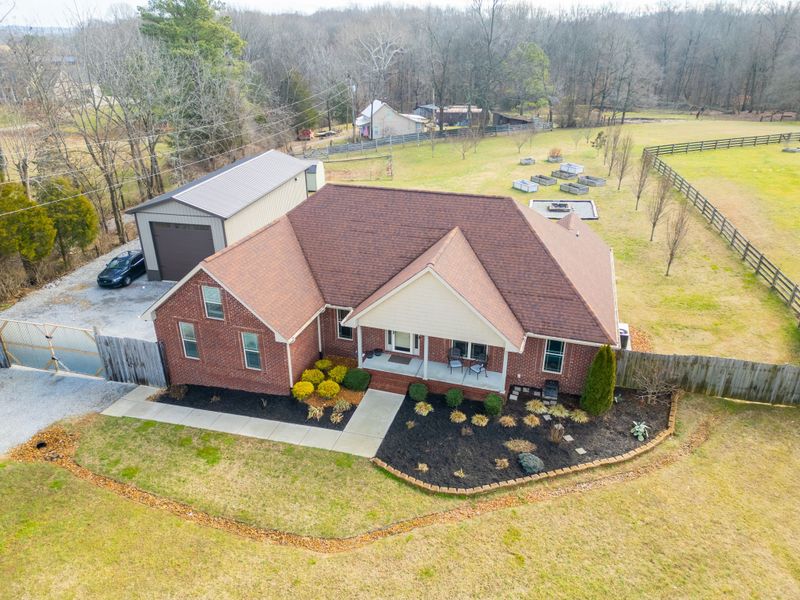8930 New Chapel Rd, Springfield, TN 37172