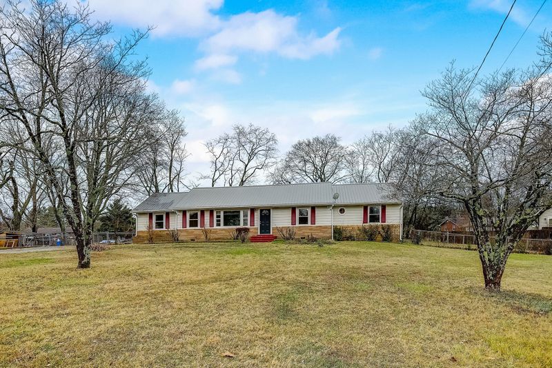 2002 Bradyville Pike, Murfreesboro, TN 37130