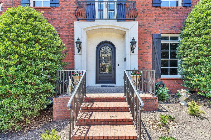 1606A Shackleford Rd, Nashville, TN 37215