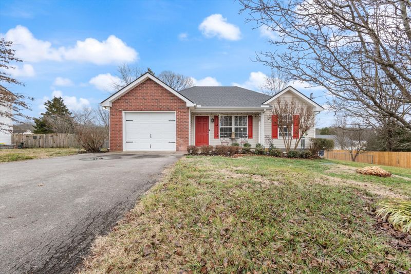 518 Whitewater Ln, Murfreesboro, TN 37129