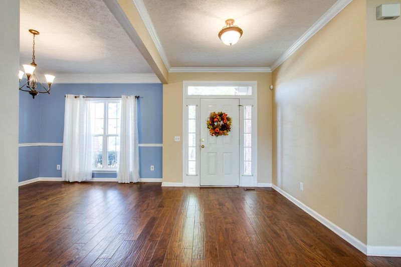 1918 Kensington Dr, Murfreesboro, TN 37127
