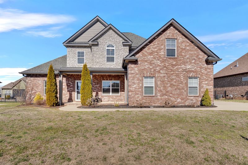 4011 Edmond Dr, Murfreesboro, TN 37127