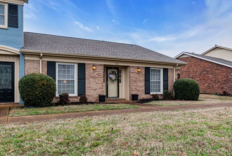 927 Todd Preis Dr, Nashville, TN 37221