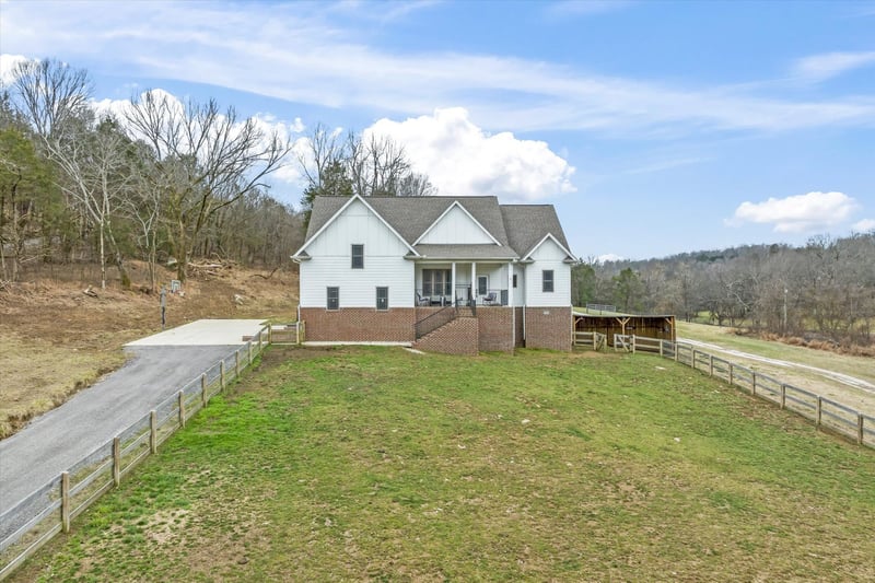 225 Grant Rd, Gordonsville, TN 38563