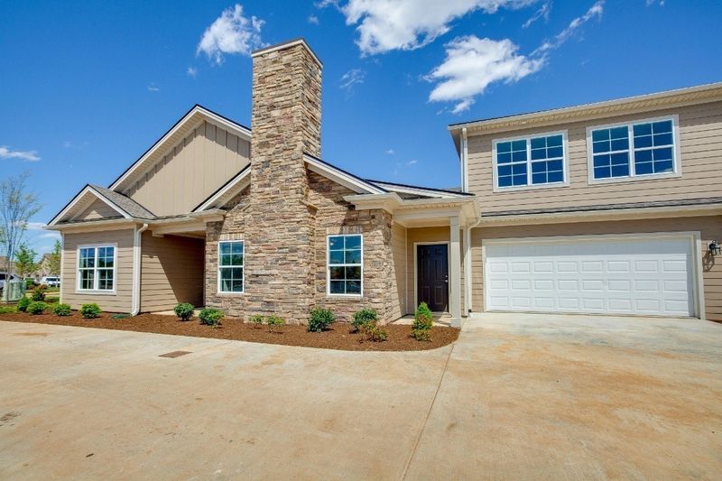 2656 Stonecenter Ln, Murfreesboro, TN 37128
