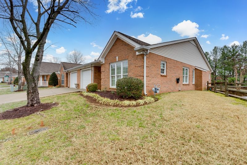 15 Holland Park Ln, Franklin, TN 37069