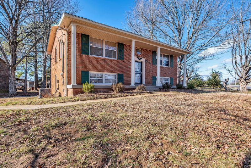 8313 Terry Ln, Hermitage, TN 37076