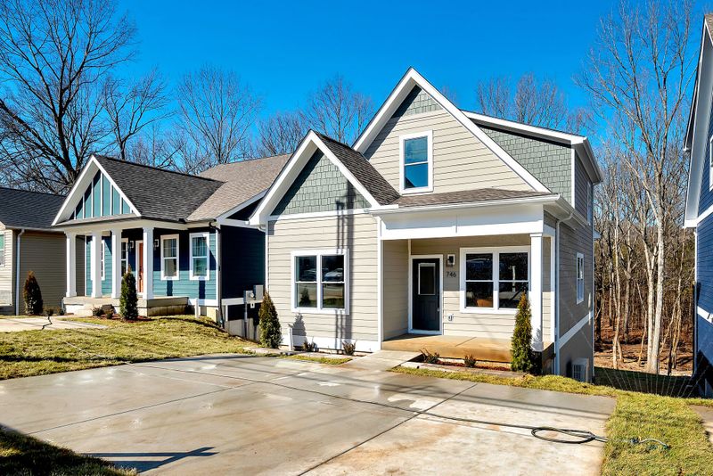 746 Flint Ridge Dr, Whites Creek, TN 37189