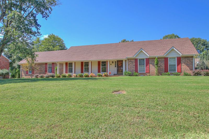 94 Valley Brook Dr, Hendersonville, TN 37075