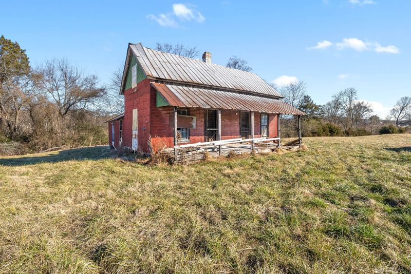 1 Yellow Creek Rd, Vanleer, TN 37181