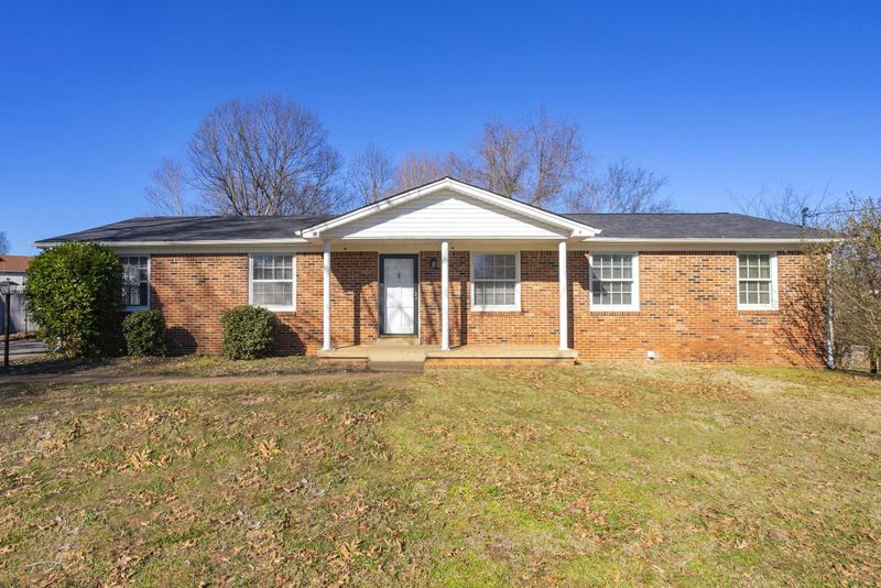 216 Hampton Rd, Columbia, TN 38401
