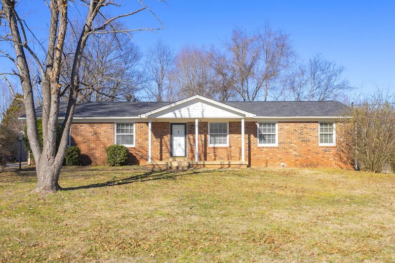 216 Hampton Rd, Columbia, TN 38401