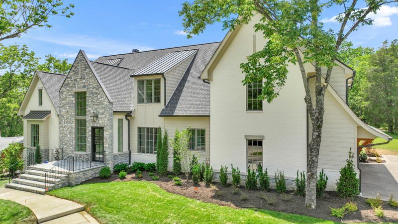 649 Brook Hollow Rd, Nashville, TN 37205