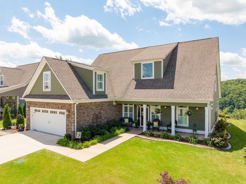 136 Tuscany Village Dr, Ringgold, GA 30736