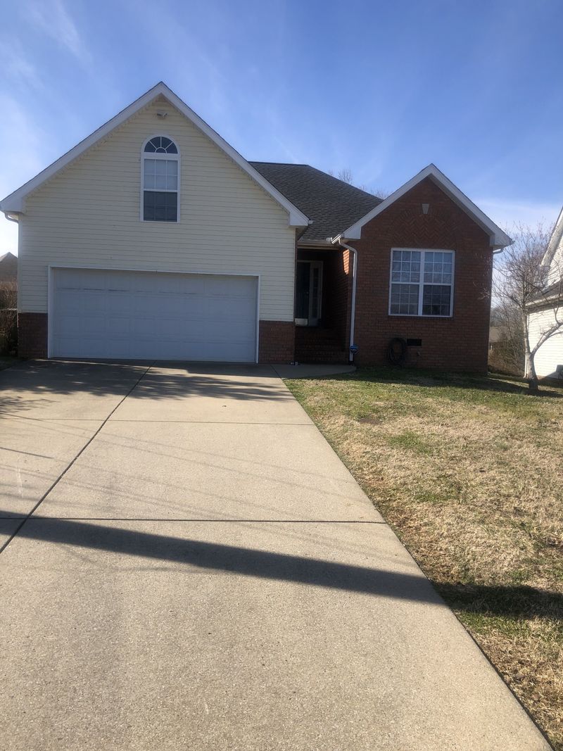 497 Berry Cir, Springfield, TN 37172