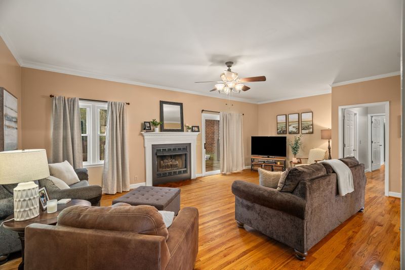 206 Hunters Ln, Hendersonville, TN 37075