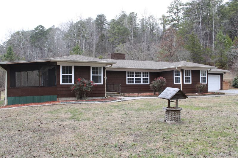 1390 W Schmitt Rd, Rossville, GA 30741