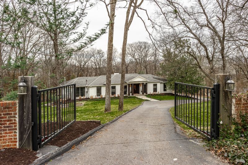 4608 Toddington Dr, Nashville, TN 37215