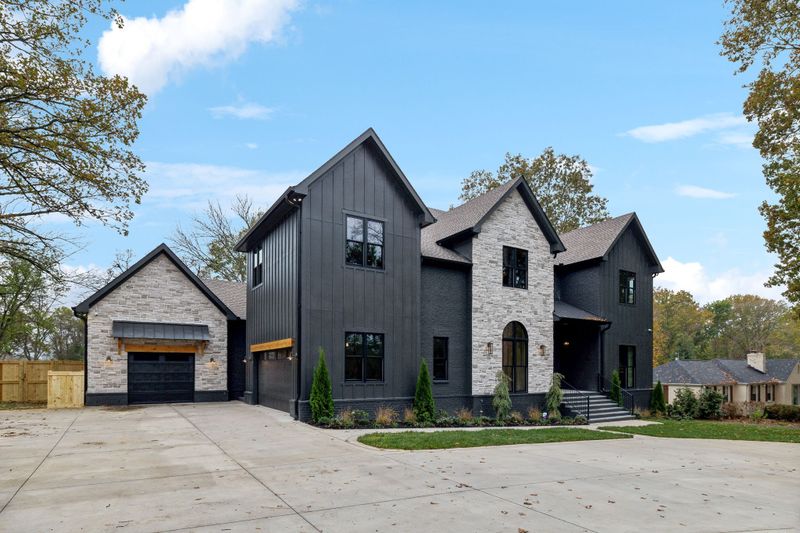 6215 Bresslyn Rd, Nashville, TN 37205