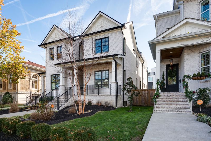 1003B Monroe St, Nashville, TN 37208