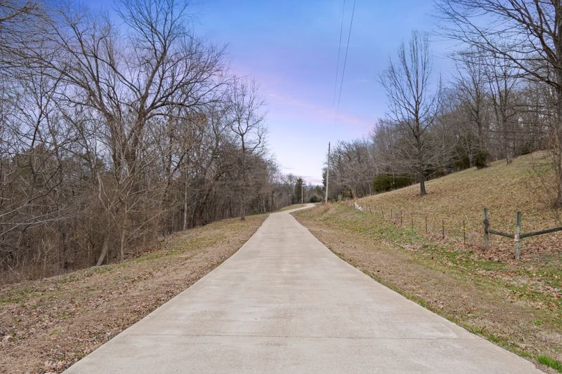 3935 Catheys Creek Rd, Hampshire, TN 38461