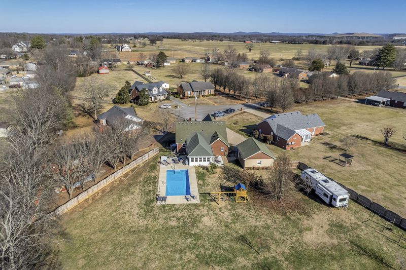 815 Henry Ln, Murfreesboro, TN 37129