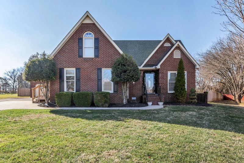 815 Henry Ln, Murfreesboro, TN 37129