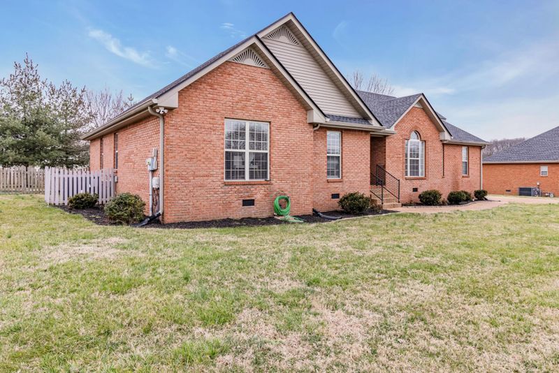 205 Fox Hunt Ln, Lebanon, TN 37087