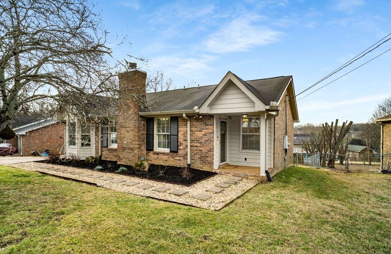 809 Restover Ct, Nashville, TN 37214