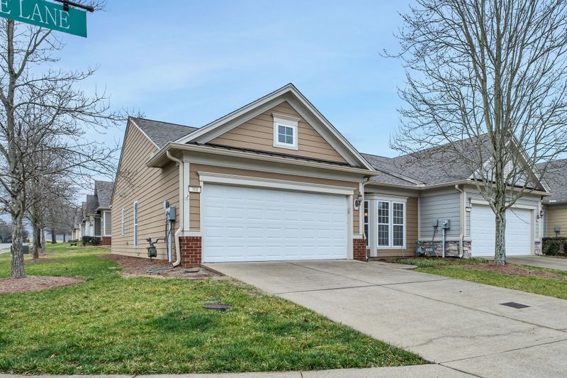 301 Blockade Ln, Mount Juliet, TN 37122