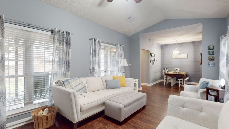 206 Laurel Hill Dr, Old Hickory, TN 37138