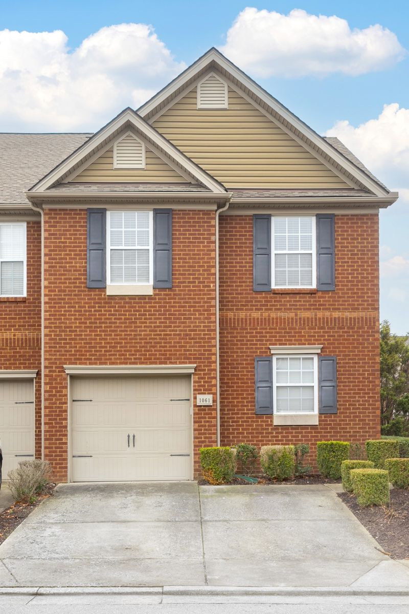 1061 Ashmore Dr, Nashville, TN 37211