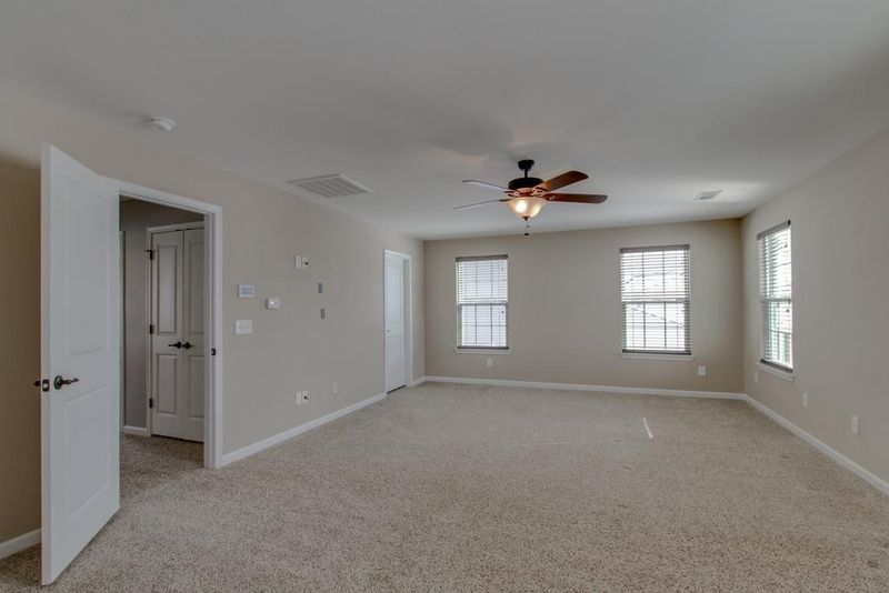 1350 Amboress Ln, Murfreesboro, TN 37128
